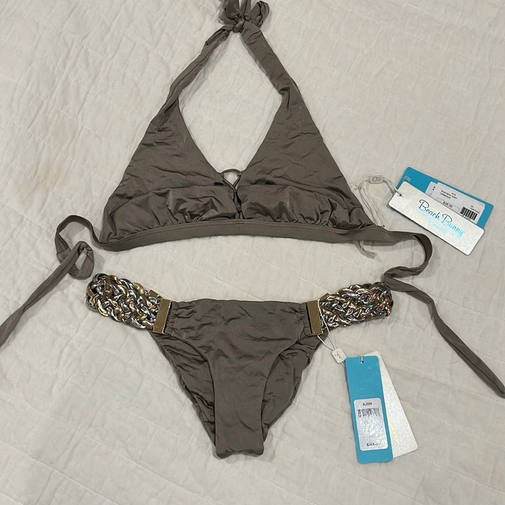 BNWT Beach Bunny bikini